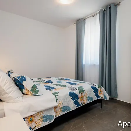 Apartment Tia *