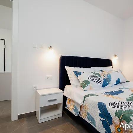 Tia Trogir
